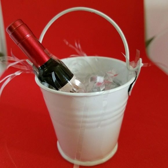 * HOST PICK* Wine Lip Gloss Set 🎉Bachelorette🎉 - Picture 6 of 6